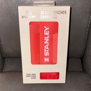 Stanley Vibrant Red Quencher Carry-All. 30 Oz